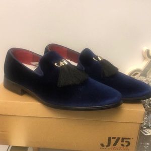 Blue suede shoes 💙